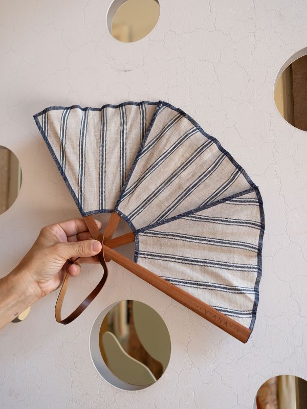 Abanico tela y madera