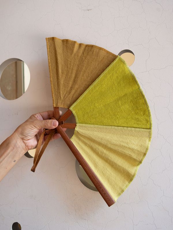 Abanico tela y madera